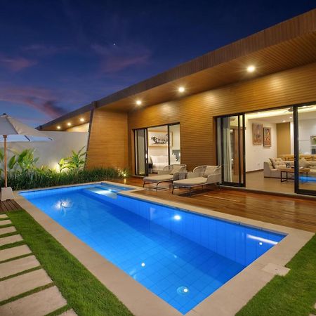 The Claremont Luxury Villas Семіньяк Екстер'єр фото