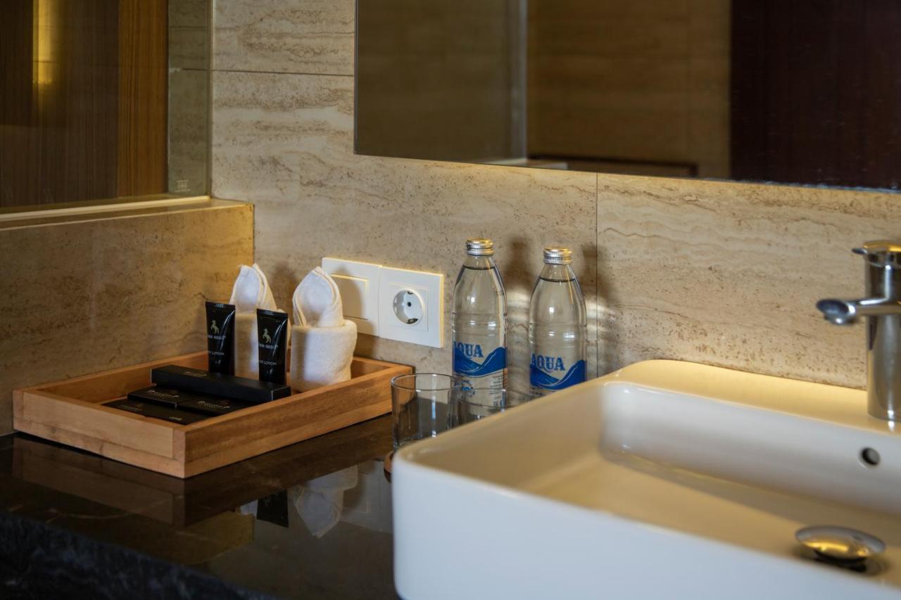 The Claremont Luxury Villas Семіньяк Екстер'єр фото