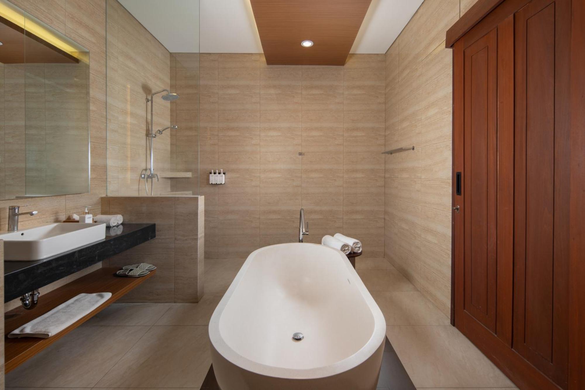 The Claremont Luxury Villas Семіньяк Екстер'єр фото