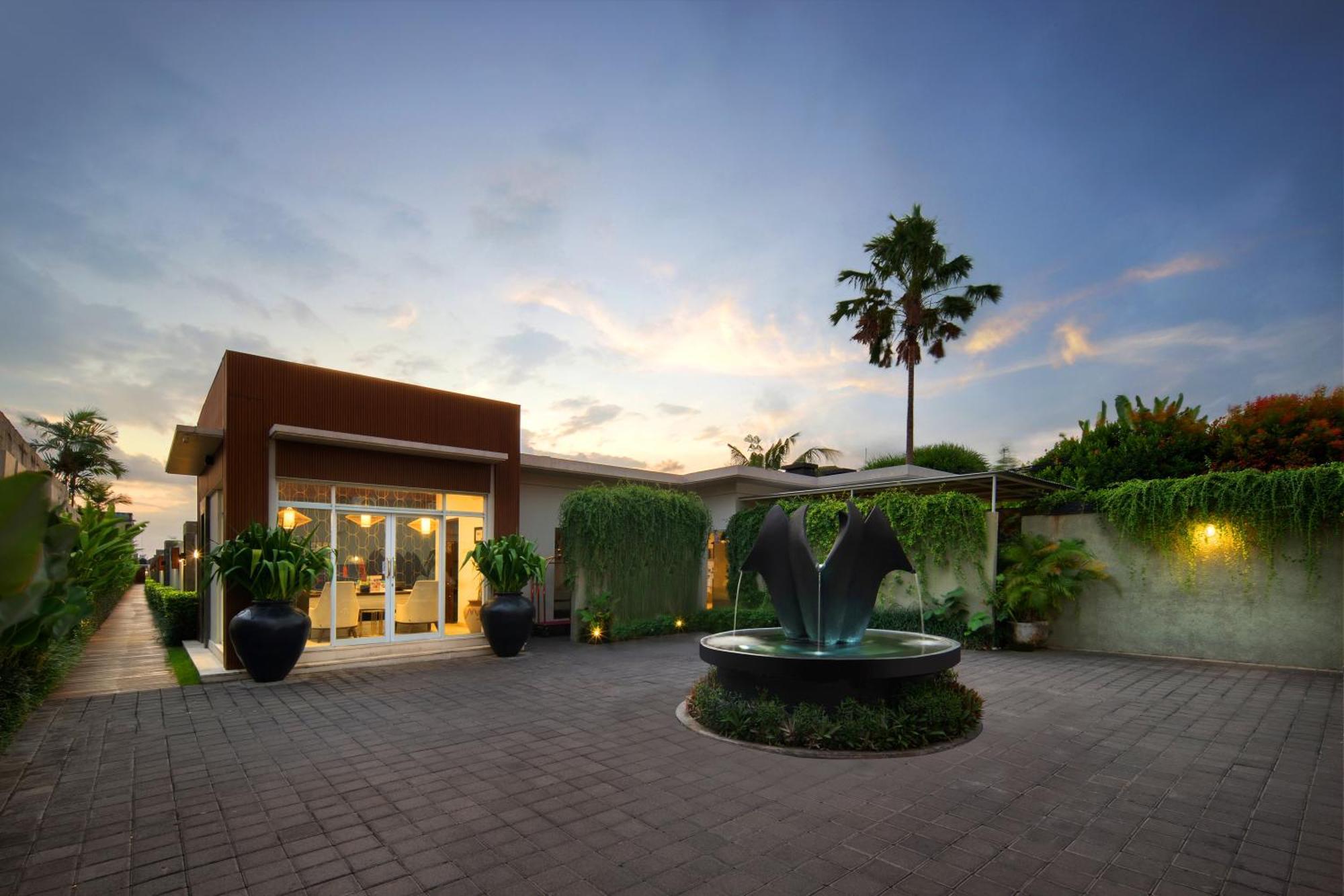 The Claremont Luxury Villas Семіньяк Екстер'єр фото